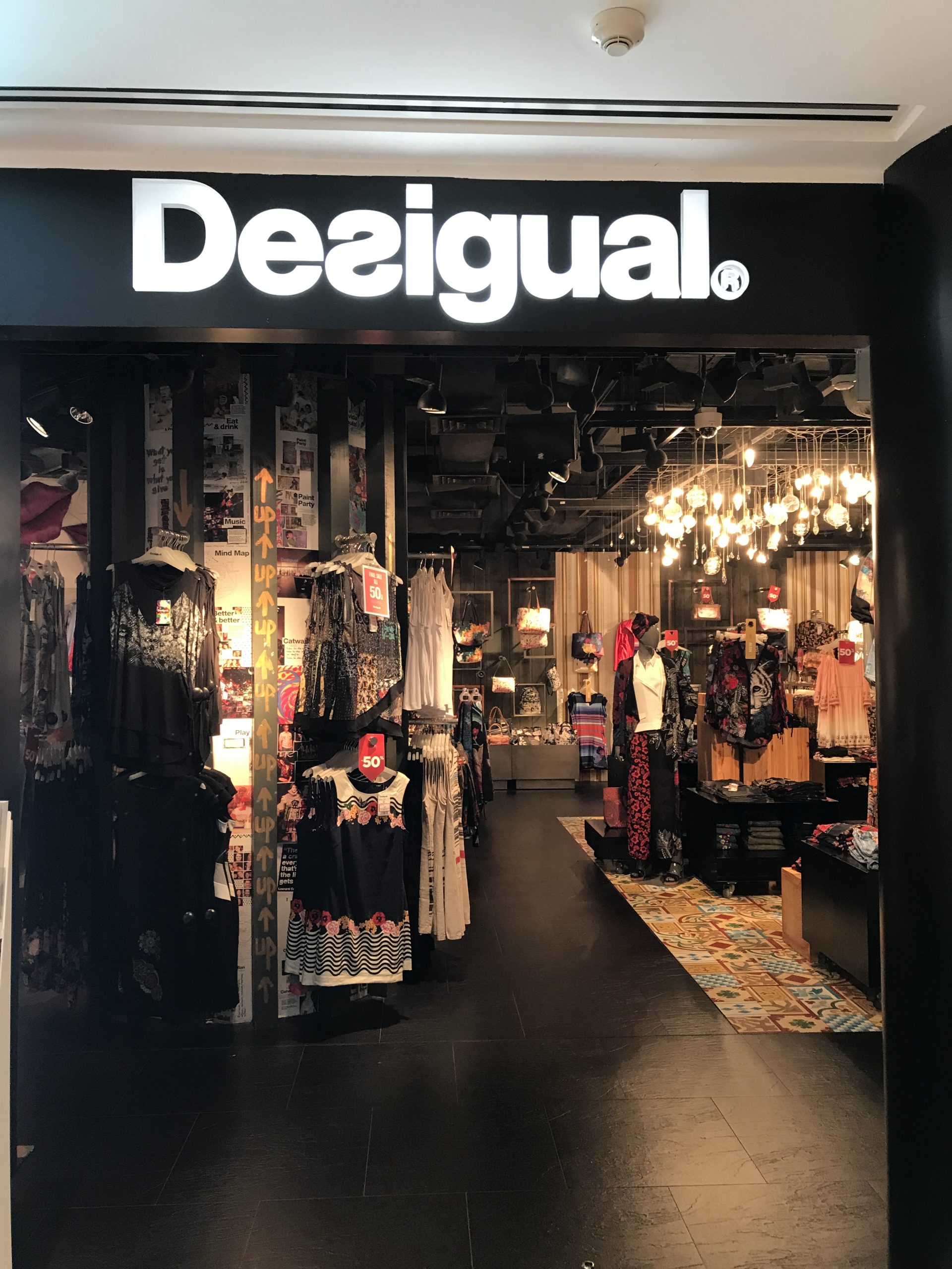 Desigual Raffles City